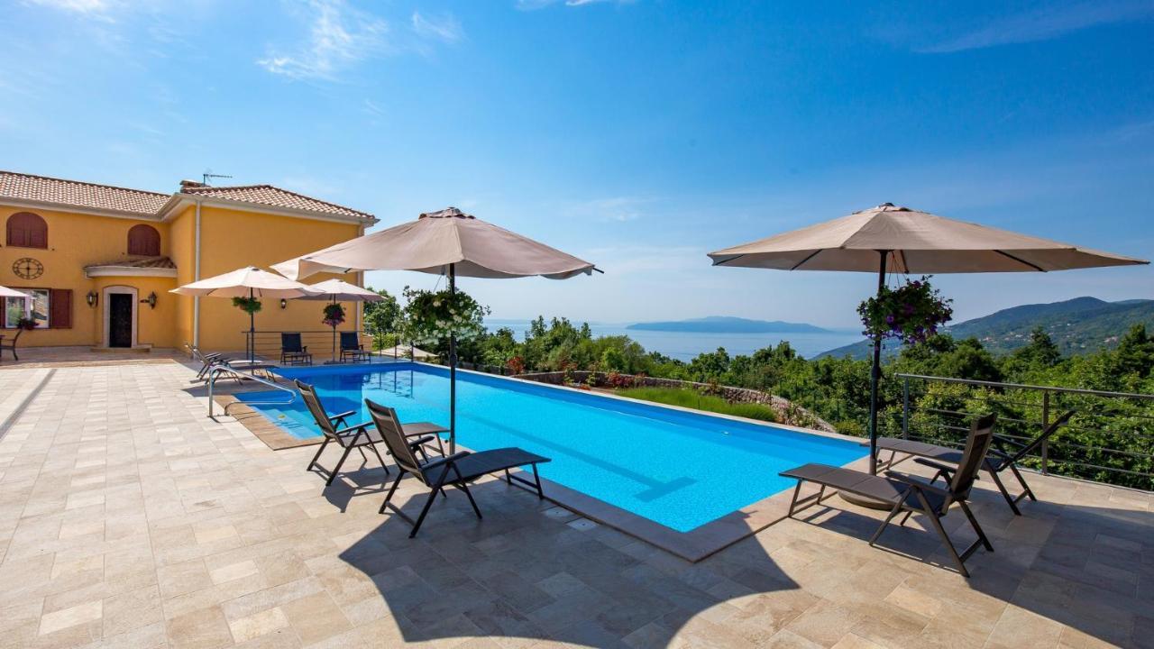Apartments Villa Bv โอปาติยา ภายนอก รูปภาพ
